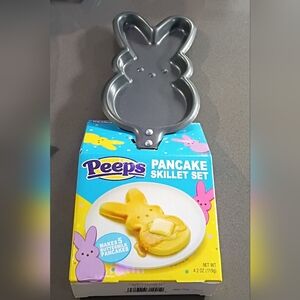 Yellow Pancake Skillet Set - Bunny-Shaped Breakfast Mold